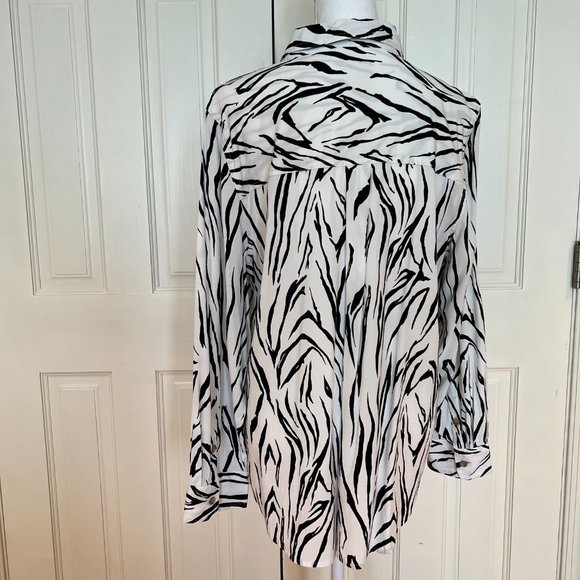 Zebra Print Button-Down + Pockets Top Chico's - Picture 2 of 6